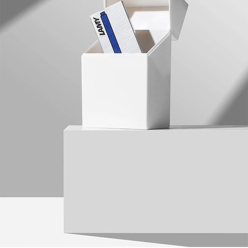 Caja de almacenamiento de escritorio con tapa abatible