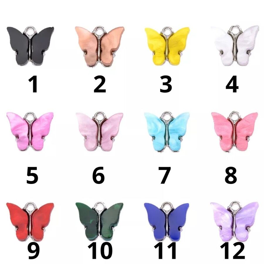 Par de dijes mariposas plateadas