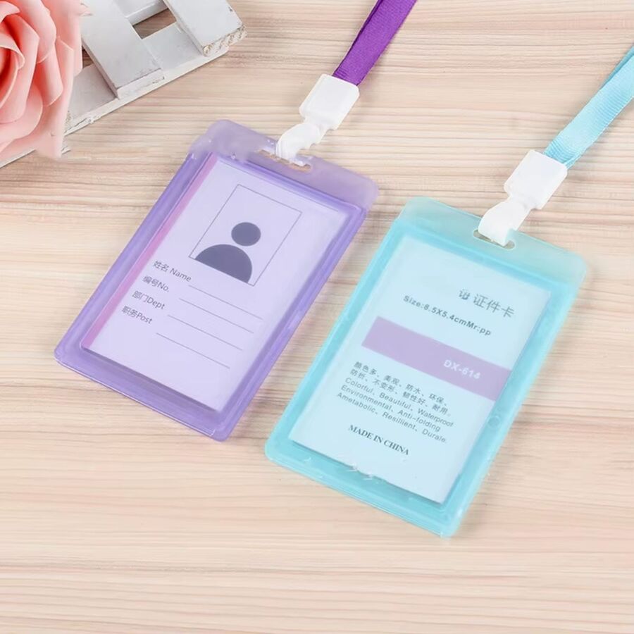 Porta tarjeta colgante