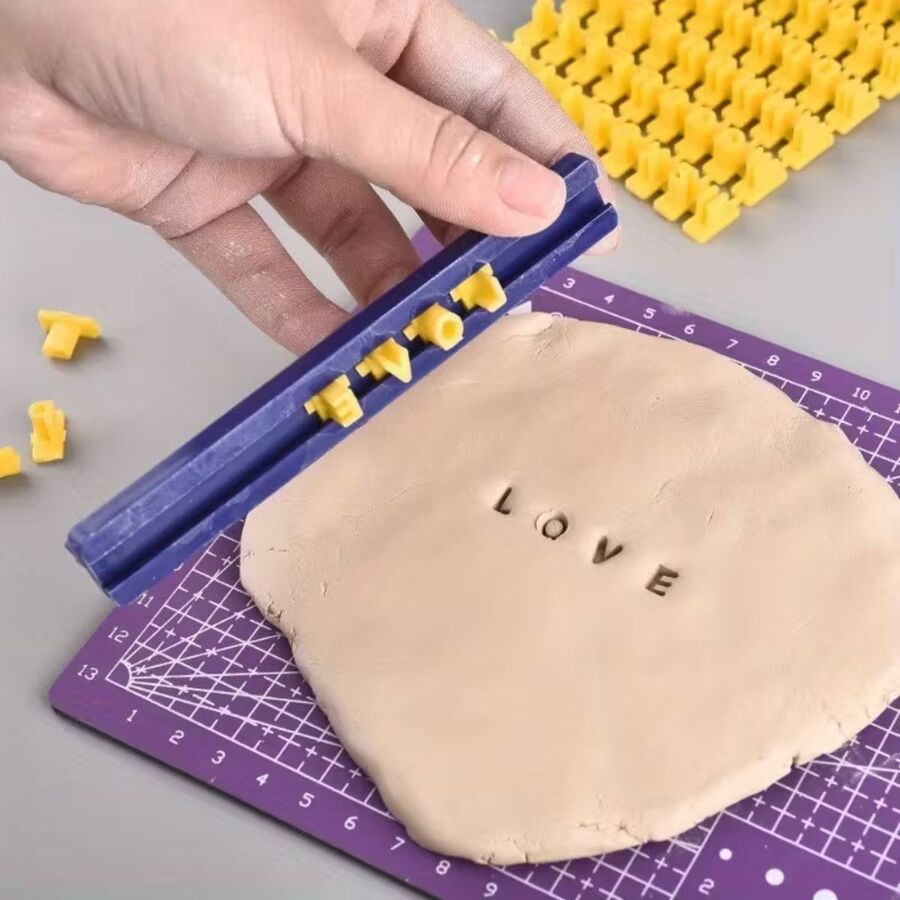 Herramienta texturizador letras para masas fondant