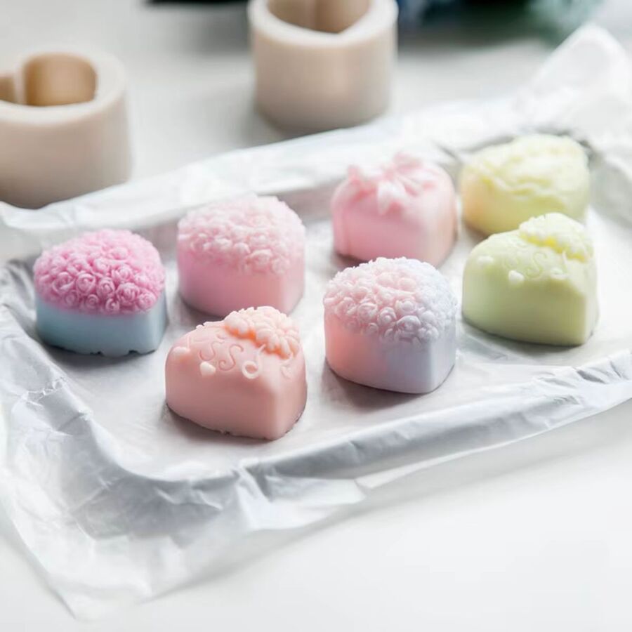SET 4 MOLDES JABONES CORAZONES ROSAS