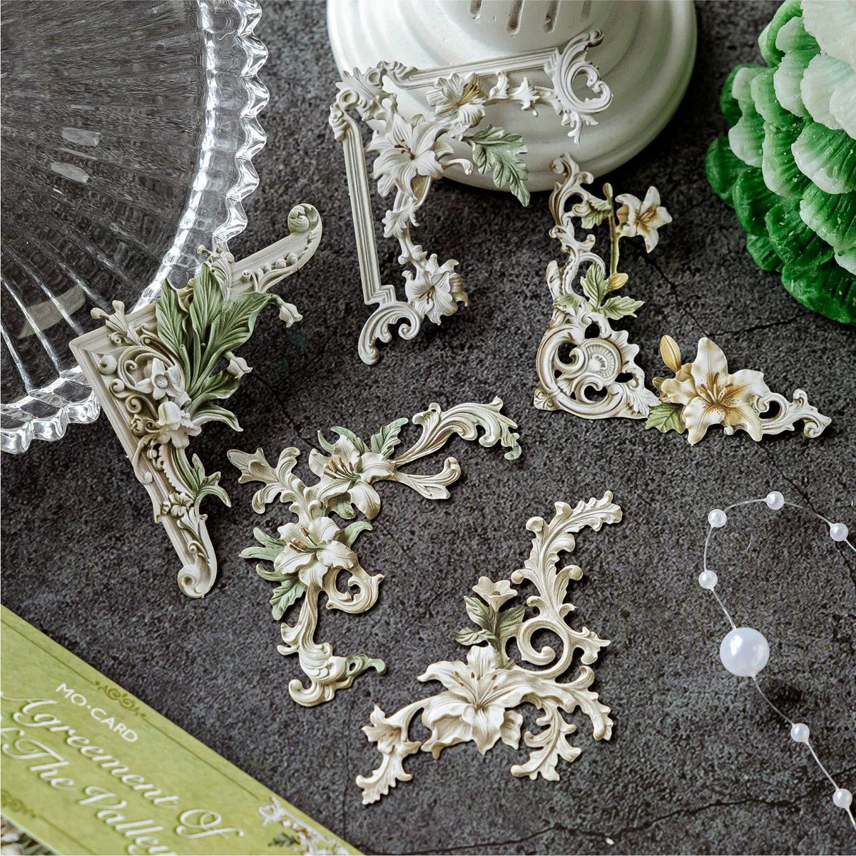 ESQUINEROS VINTAGE CON RELIEVE FLORALES